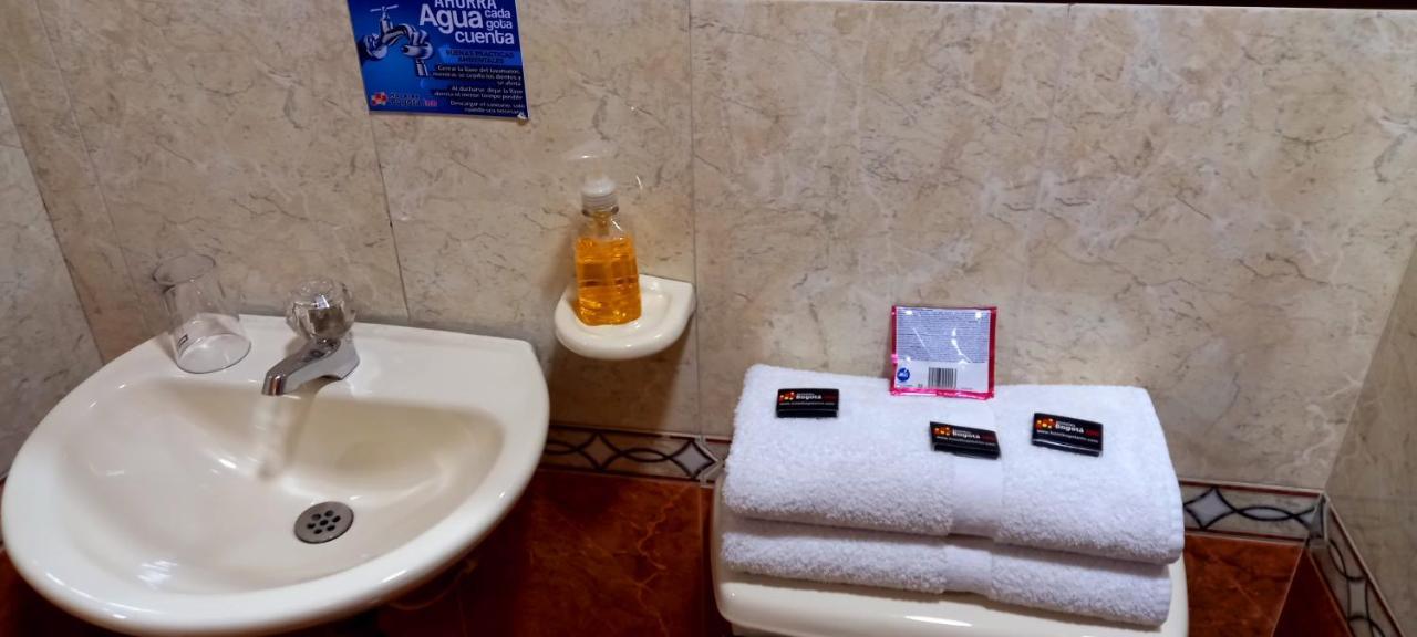 Hoteles Bogota Inn Turisticas 63 Zewnętrze zdjęcie