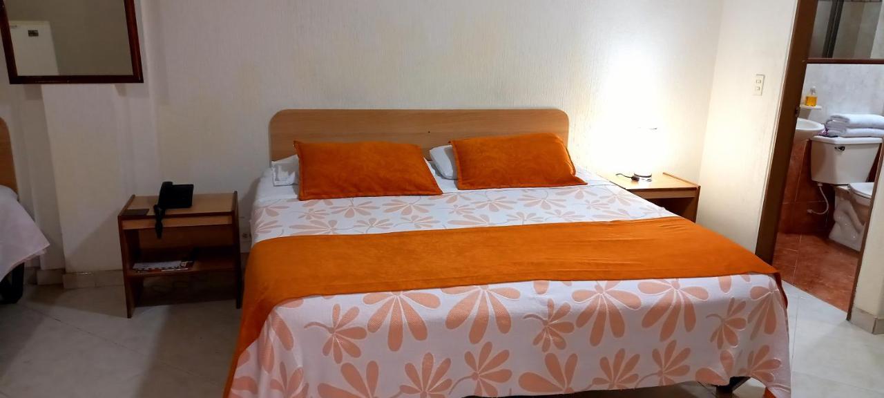 Hoteles Bogota Inn Turisticas 63 Zewnętrze zdjęcie